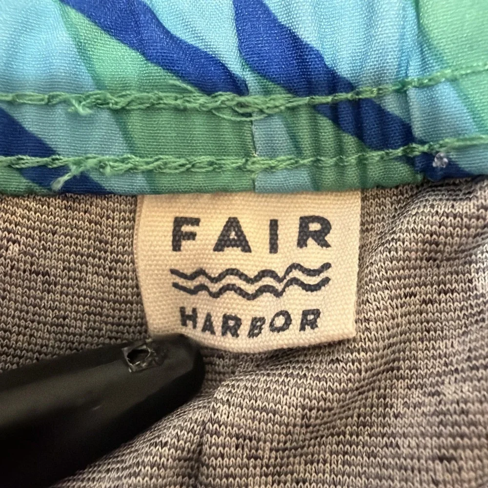Fair Harbor Swim Trunks Mens XXL Blue Wave Print Compression Lined